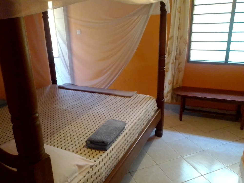 Diani Campsite and Cottages