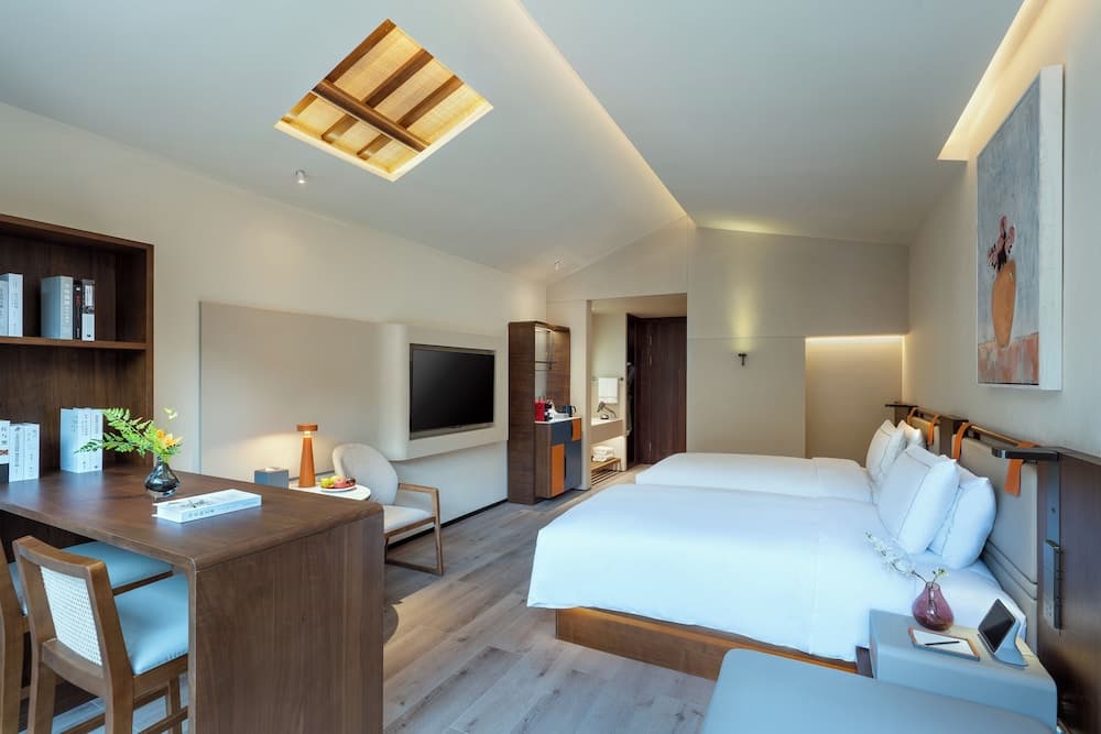 TELLUS. Qingchengshan Hot Spring Hotel