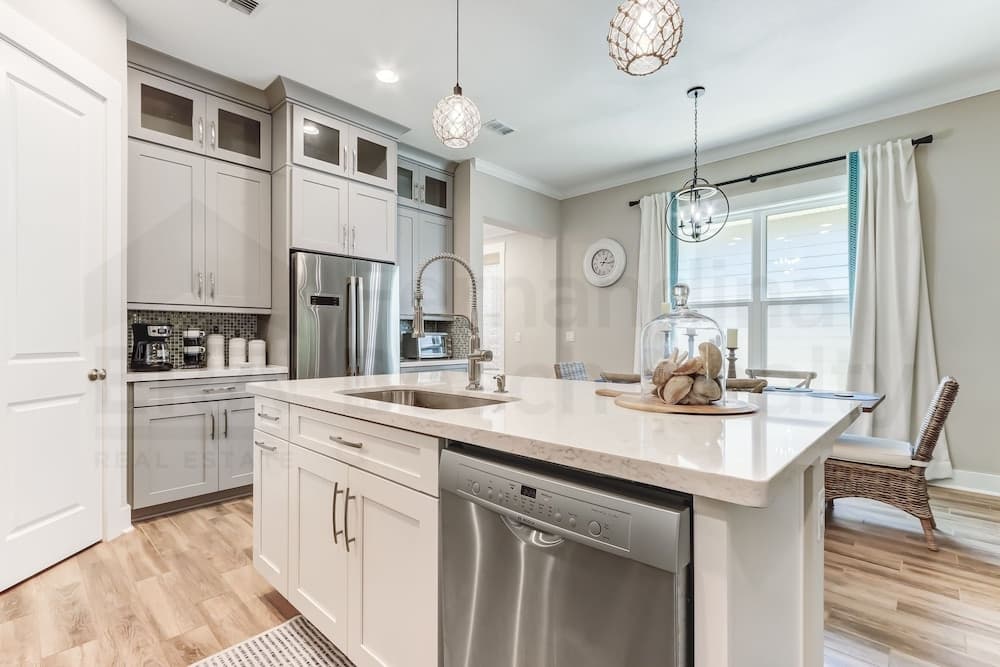 2206 Shell Cove Circle 3 Bedroom Home by RedAwning