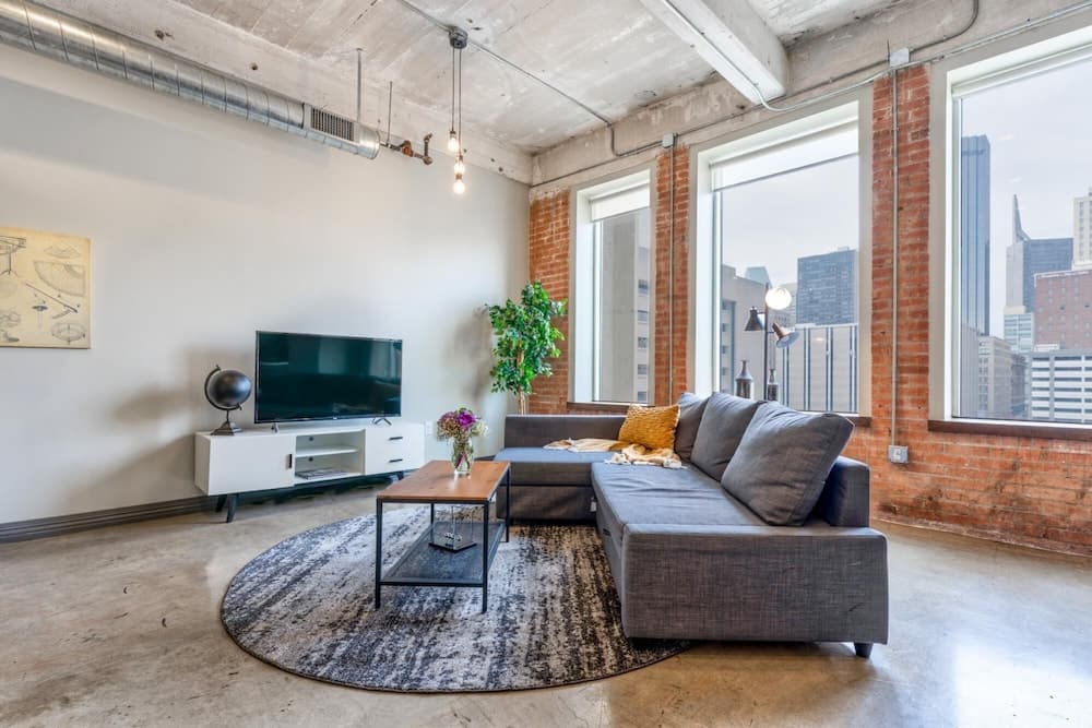 Convention Center 1bd Prime Location