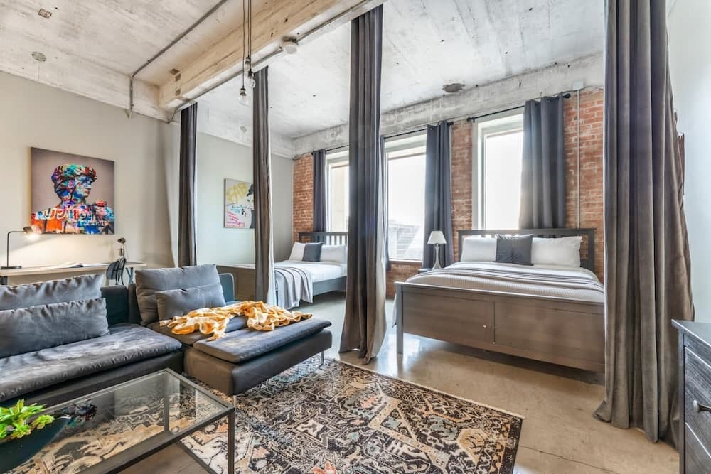 Convention Center Touchless 3bd in Downtown