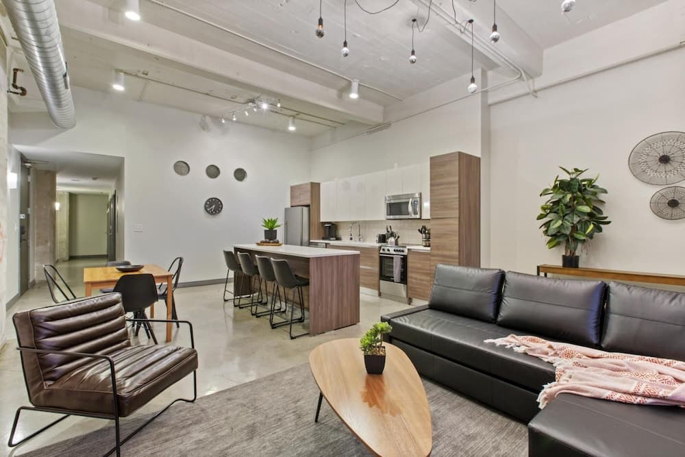 Convention Center Touchless 1 Bedroom