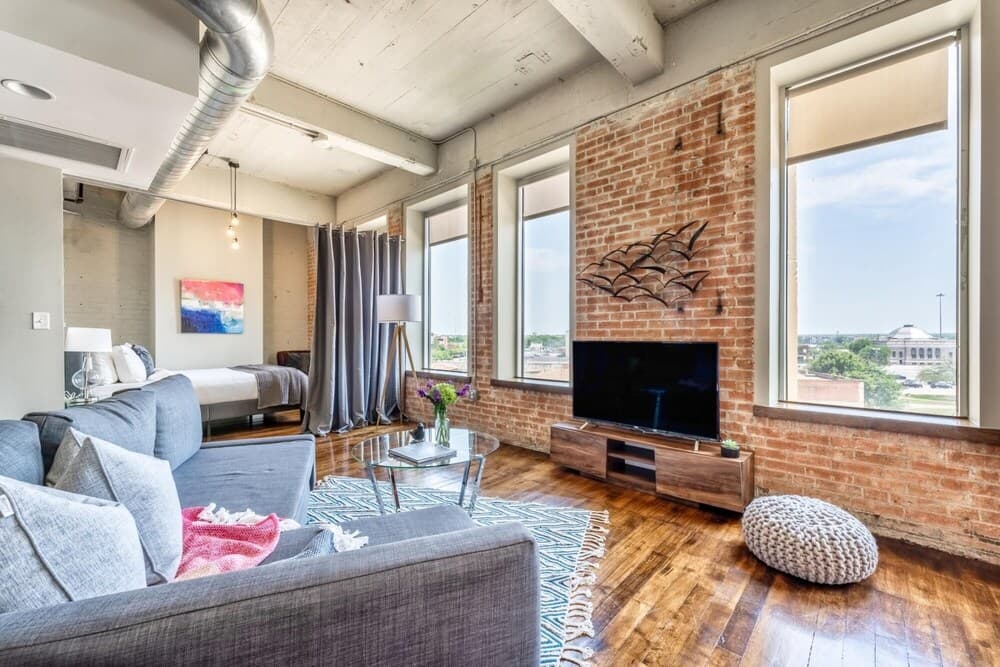 Convention Center 1bd Steps From Shops