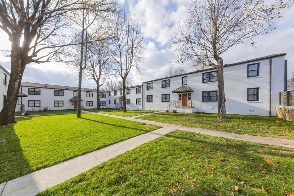 Stylish and Spacious 2BD Apt Near Music Row