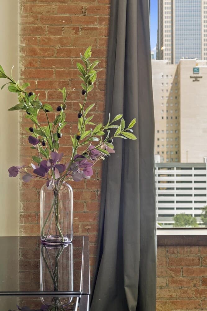 Convention Center Touchless 1bd