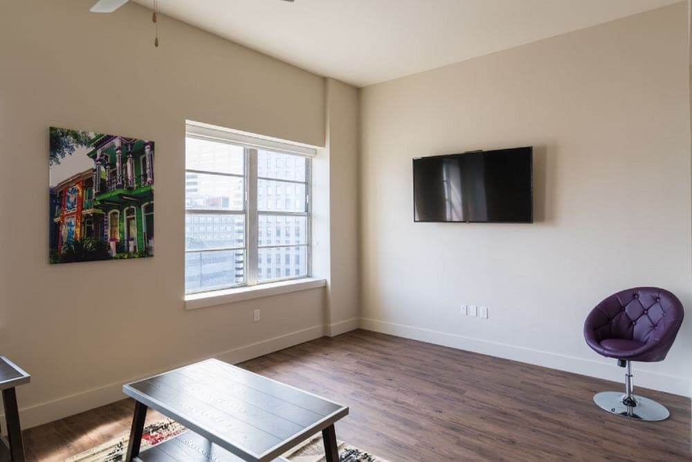 Luxury 1BR Condos in California Building