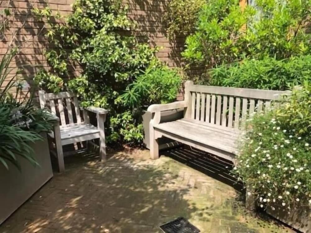 Signet Apartments - Carlyle House