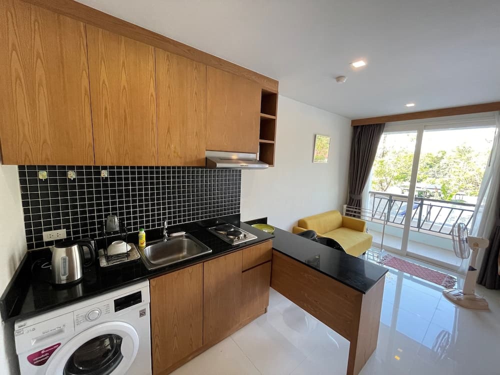 Saiyuan Buri Condo by Lofty