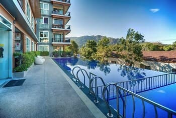 Saiyuan Buri Condo by Lofty