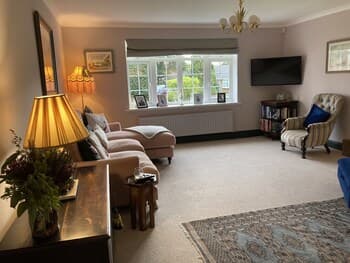 Stunning 2 Bed Bungalow in Liverpool Leafy Suburb