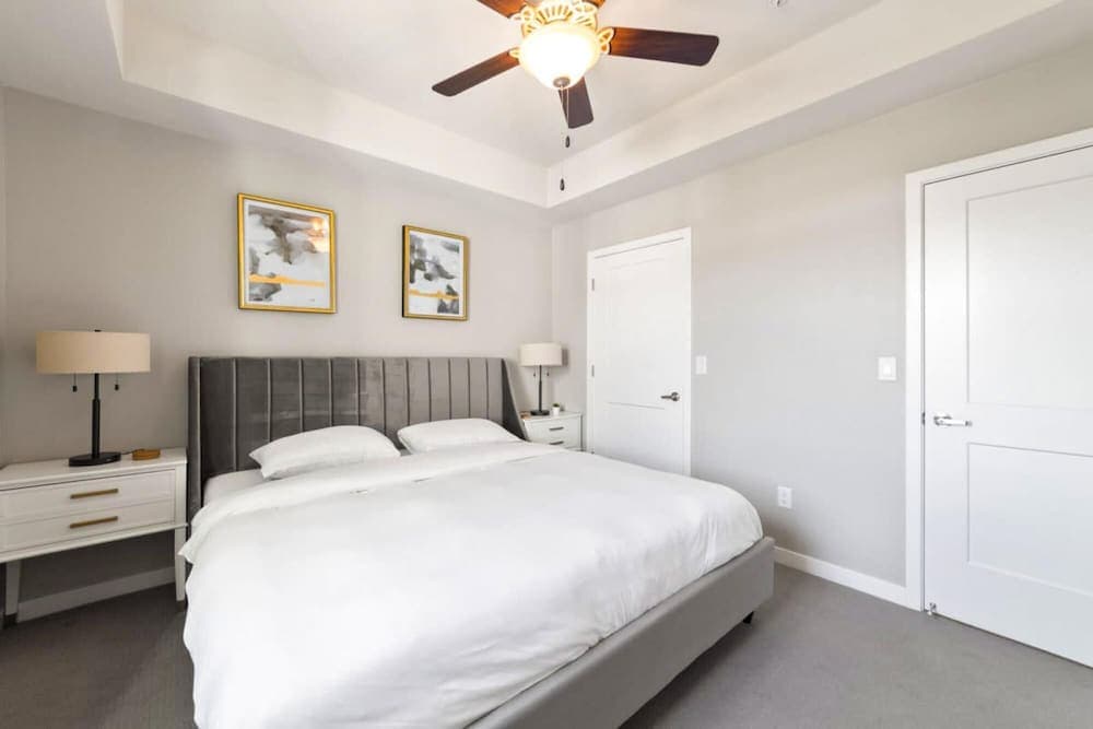 Chic Apt With Jacuzzi Pool Mountain Views