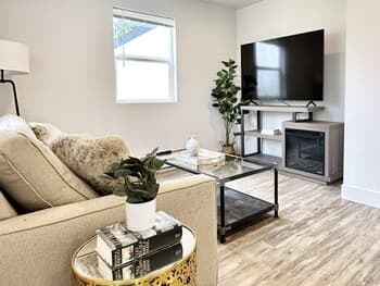 Charming Coastal 4BR Home Near Columbia River