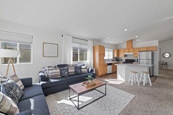 DT Reno - Elegant Home w Private Patio BBQ Grill