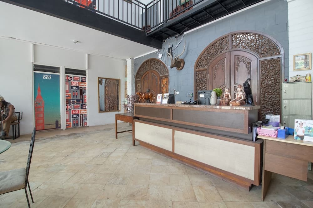 OYO 3283 Bwalk Hotel