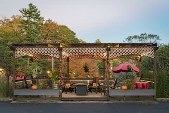 Azalea Garden Inn