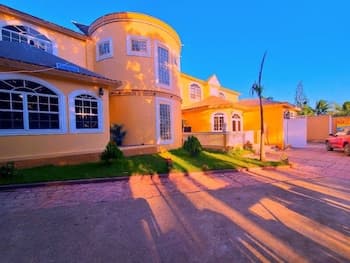 Hidden Palace Guest House And Resort