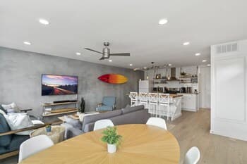 2BR Apartment with distant Ocean View