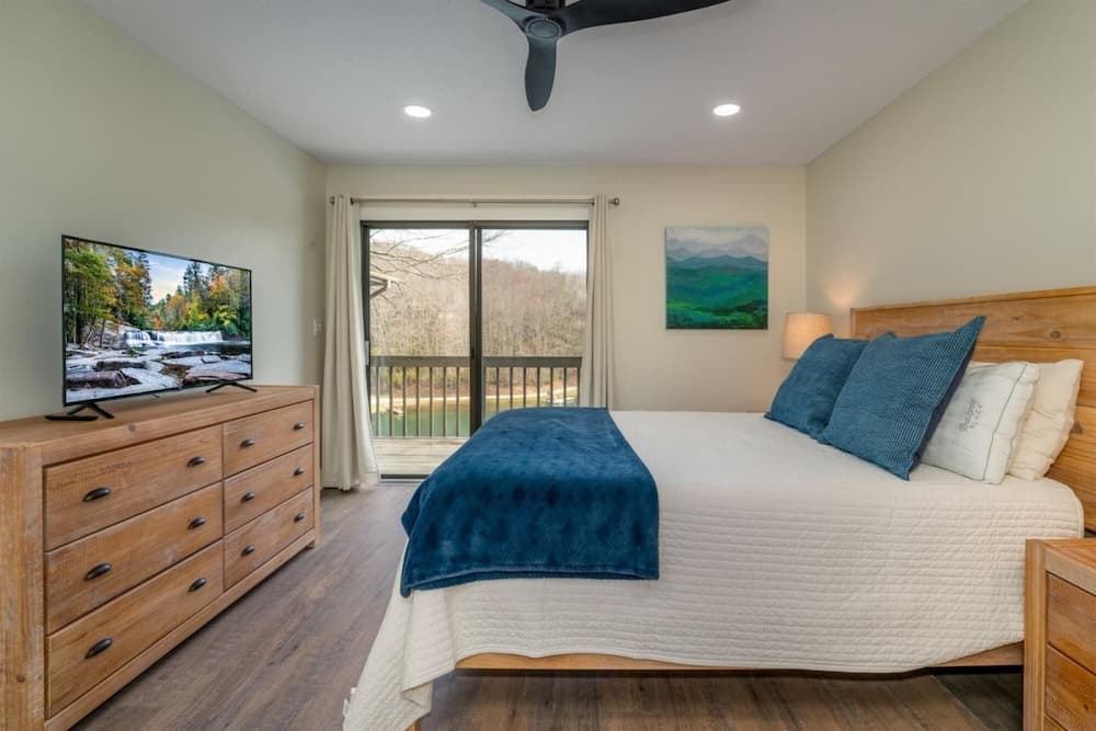 Tiaroga Lakeside Cottage