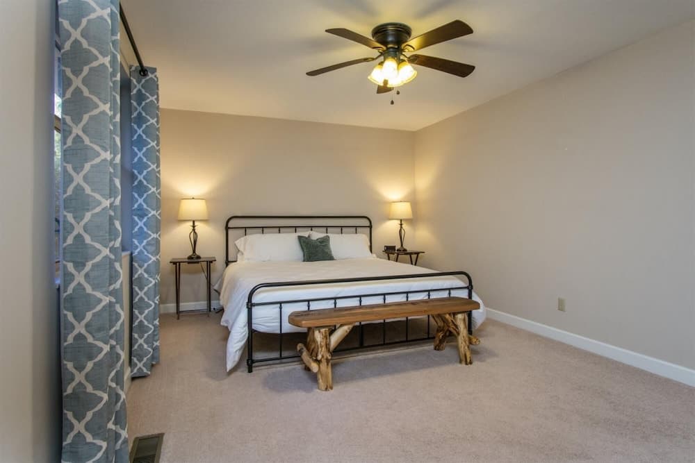 Shady Creek Cabin in Brevard