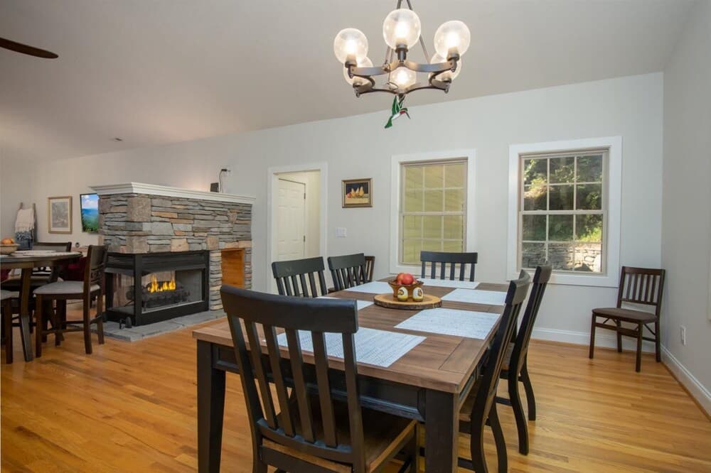 Hummingbird Hideaway in Connestee Falls