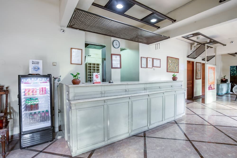 OYO 3819 Hotel Winotosastro