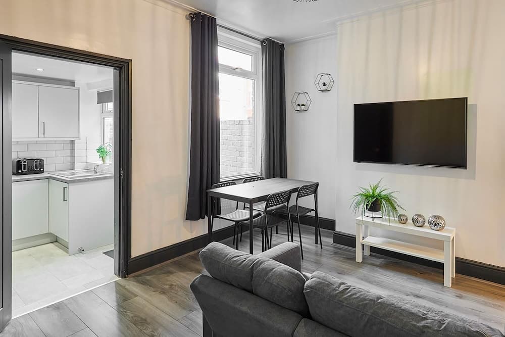 Host Stay Rathbone Road