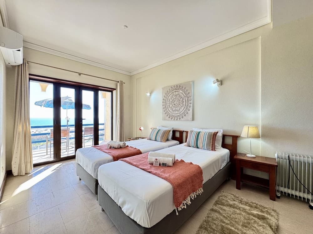 Monte Gordo Beachview 2 by Homing