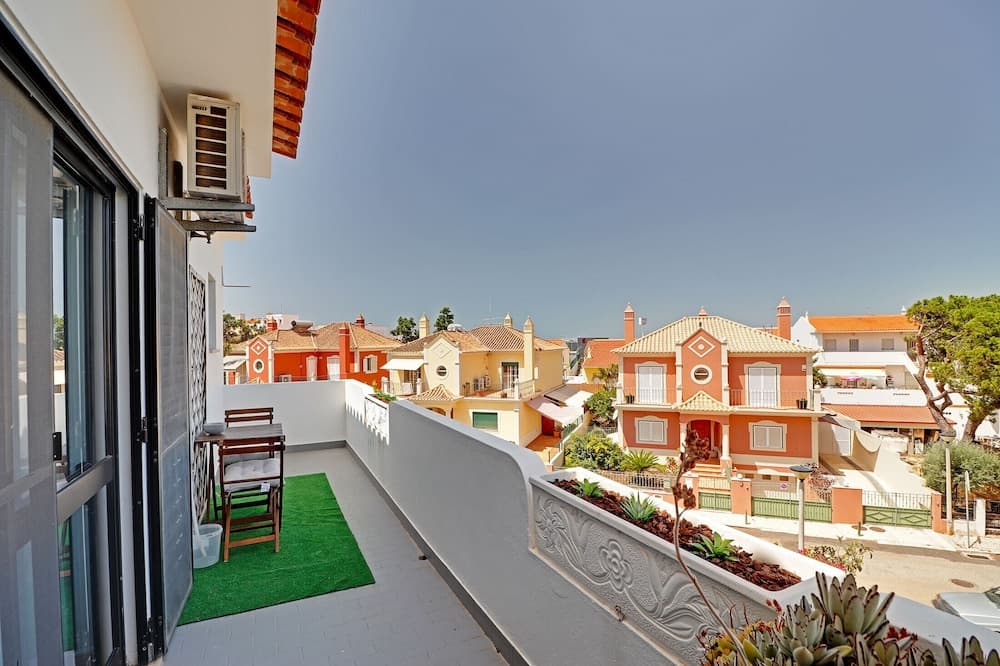 Faro Airport Flat 2 by Homing