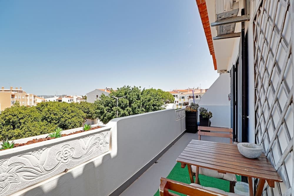 Faro Airport Flat 2 by Homing