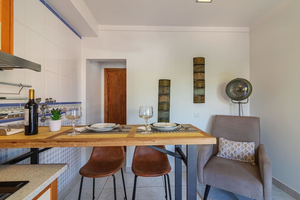 Faro Airport Flat 3 by Homing