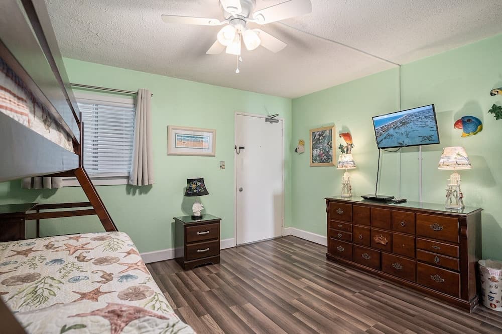 0112 Waters Edge Resort 3 Bedroom Condo by RedAwning