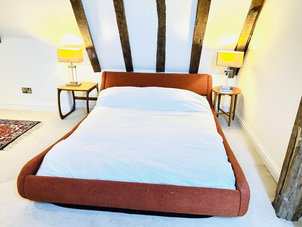 3 Bed Cottage - Sleeps 6 - Pets - Parking - Wifi