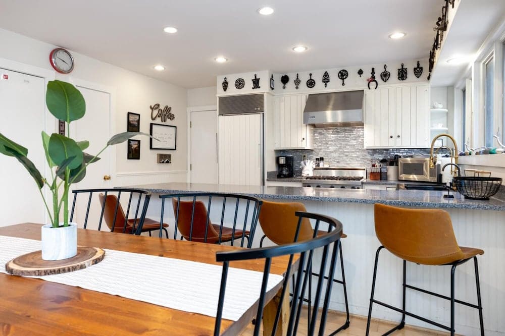 Ski-in out Mountain Home-jacuzzi Sauna Wintergreen