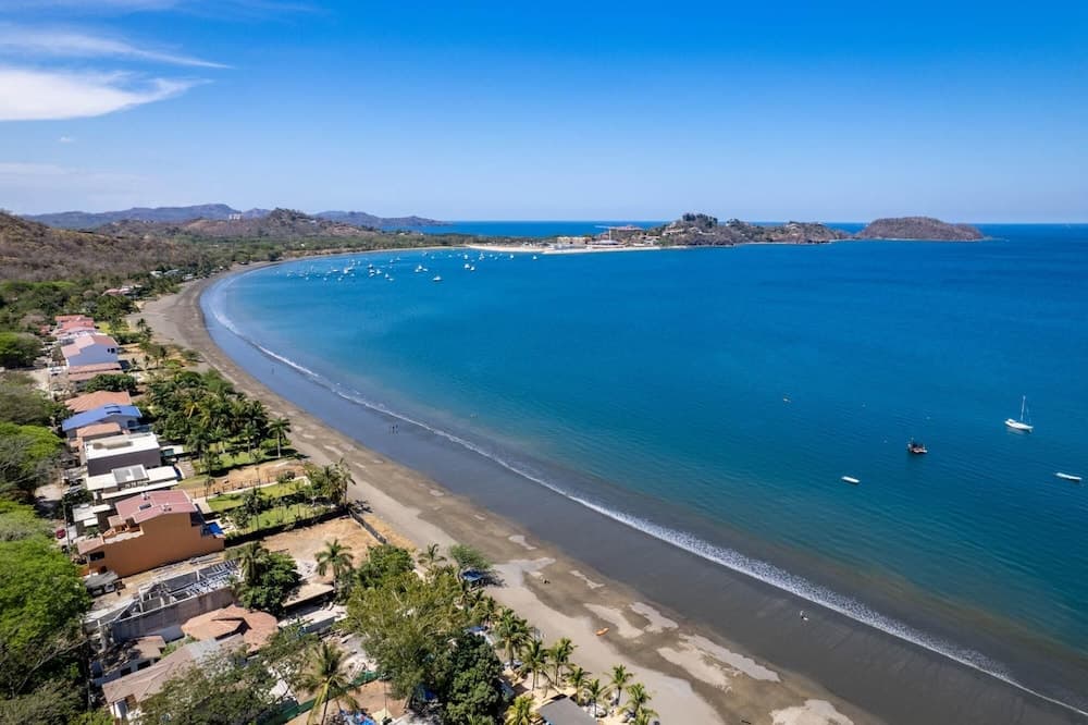 Playa Potrero 4 BR Home Pool Centrally Located - Casa Oasis Surfside