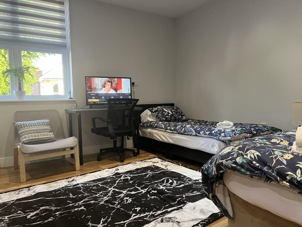 The Grand Bleu - Next to Tube station