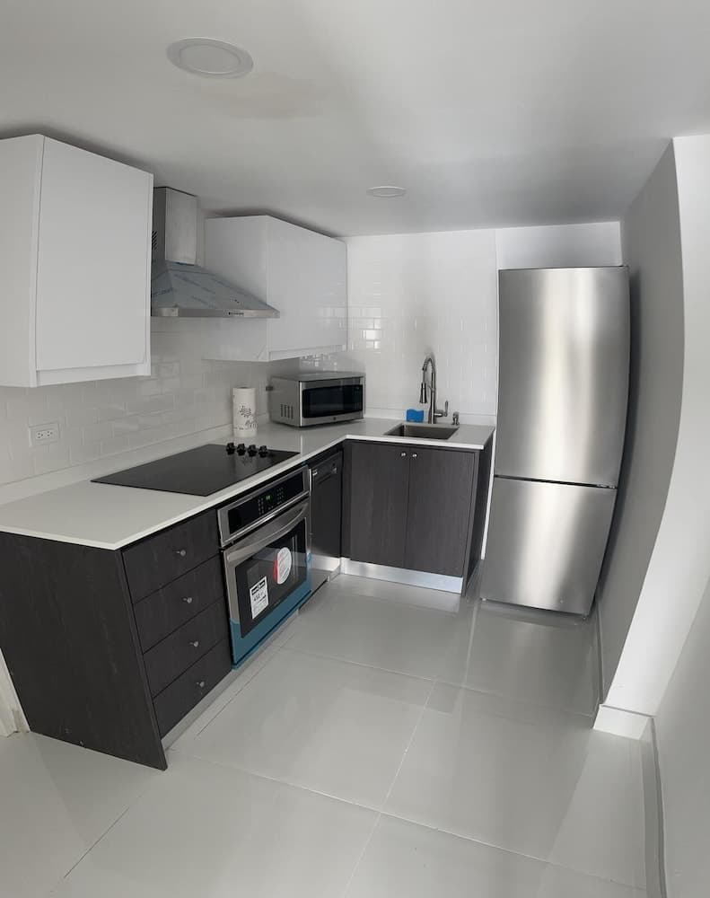 Majestic 2-Bedroom Beachside Suite