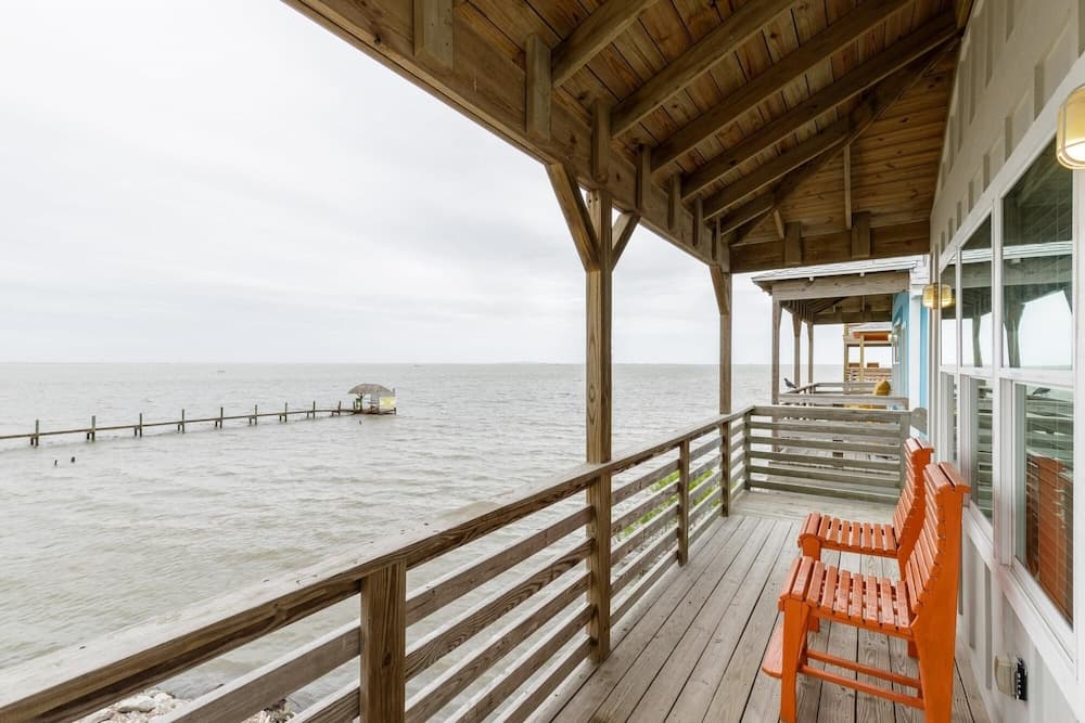 Fins and Feathers - on the Water With Bay Views