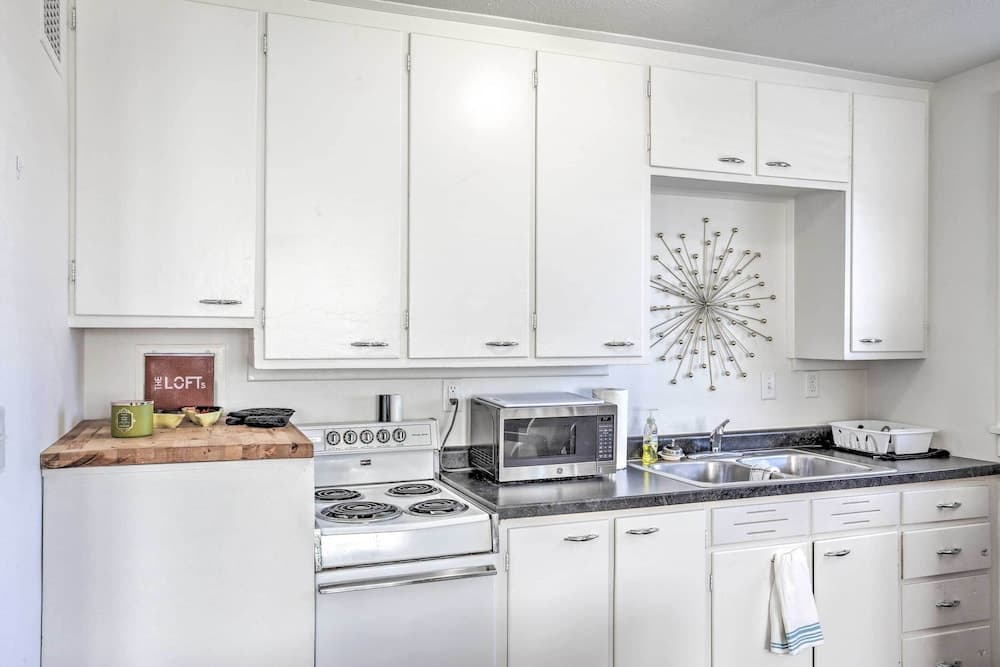 Convenient Lead Vacation Rental!