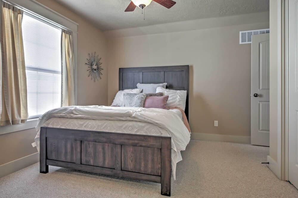 Luxe Home w/ Pool Access: 9 Mi to Downtown Boise!