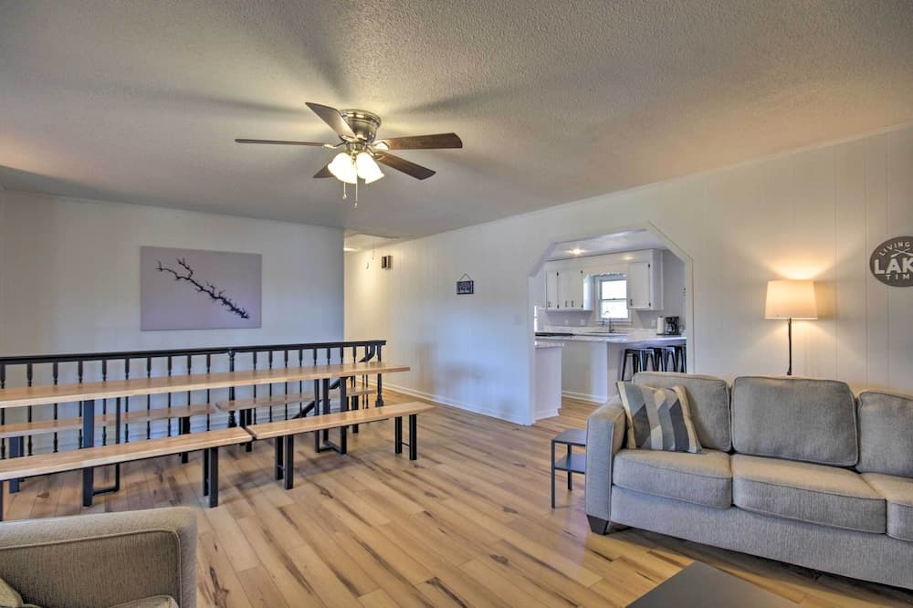 Pet-friendly Lakefront Retreat w/ Deck & Dock