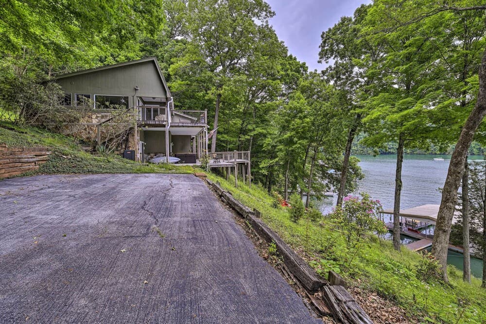 Inviting Family Abode w/ Dock on Norris Lake!