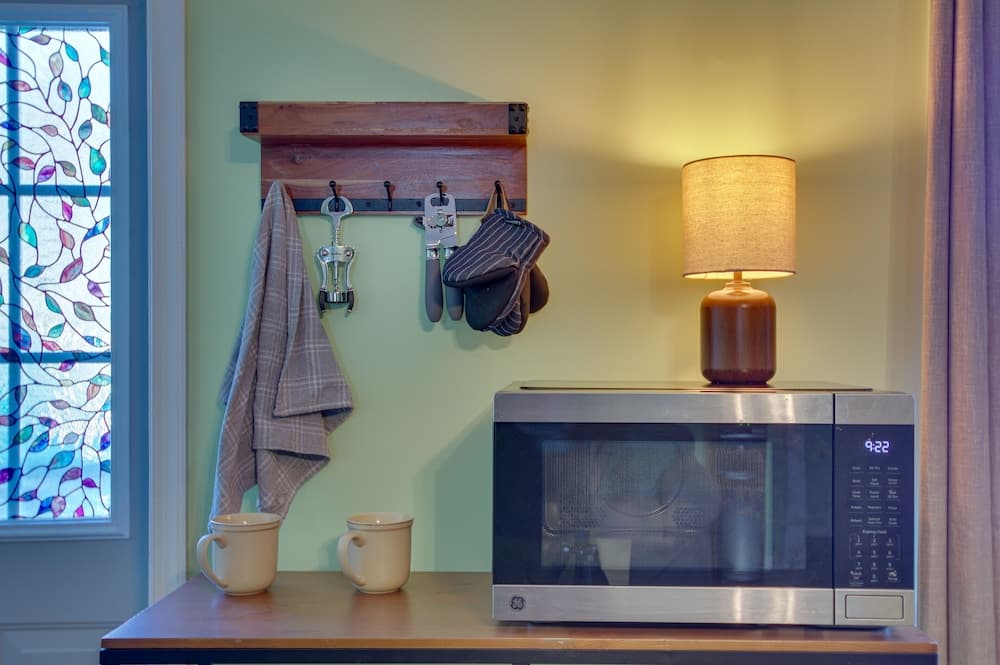 Cozy & Convenient Staunton Abode: Great Location!