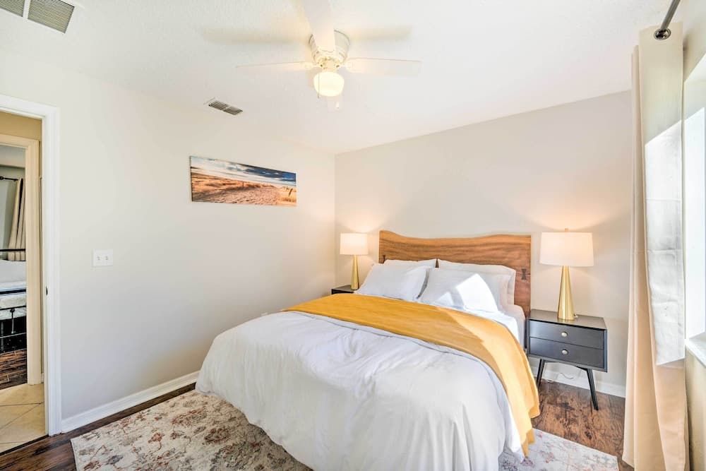 Walk to Lake: Stunning Central Florida Home!