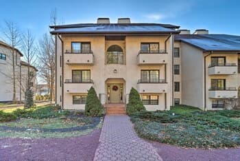 Cozy Lake Harmony Condo w/ Pool & Lake Access