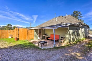 Classic Mountain Home, Half Mi to Main Street