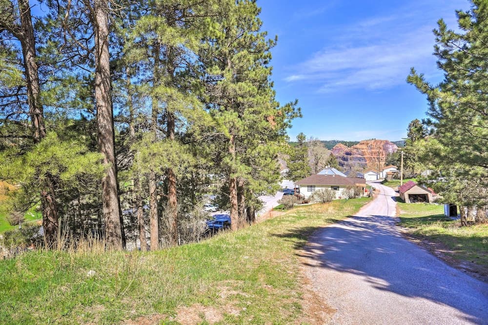 Classic Mountain Home, Half Mi to Main Street