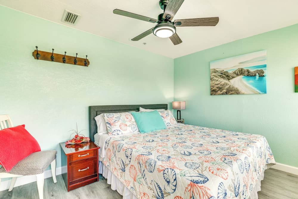 Clearwater Beach Hideaway: Walkable Location!