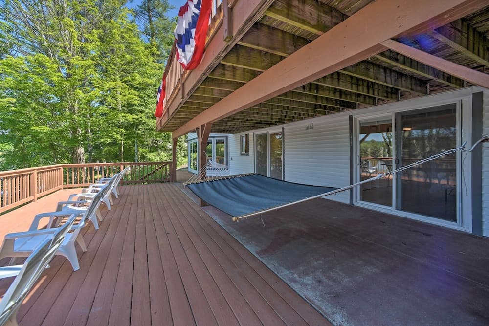 Spacious Wells Oasis w/ Decks on Little Lake!