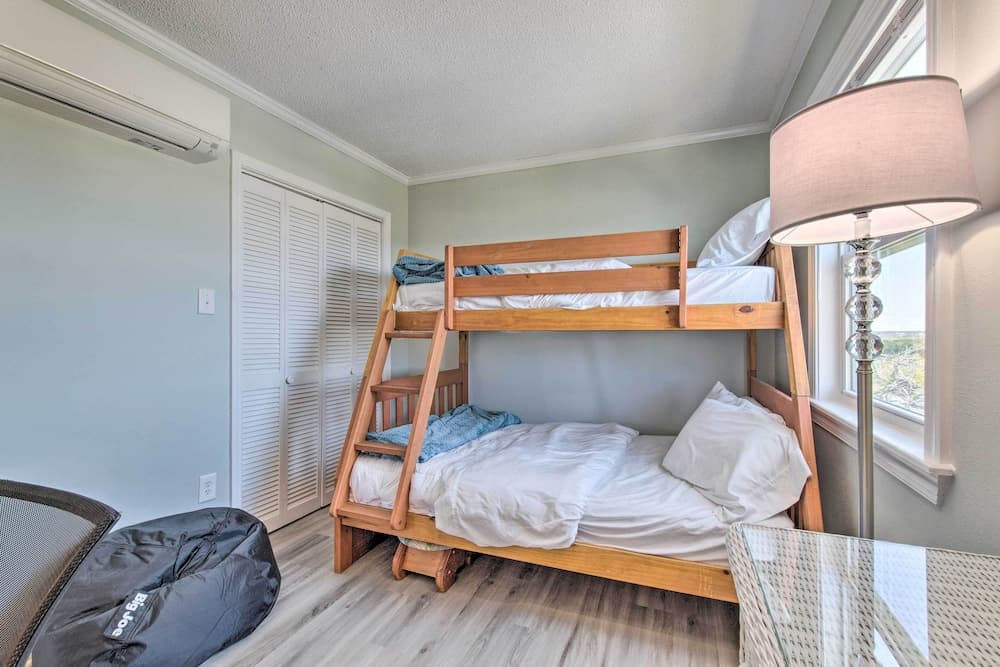 Convenient Retreat w/ Balcony & Ocean Views!