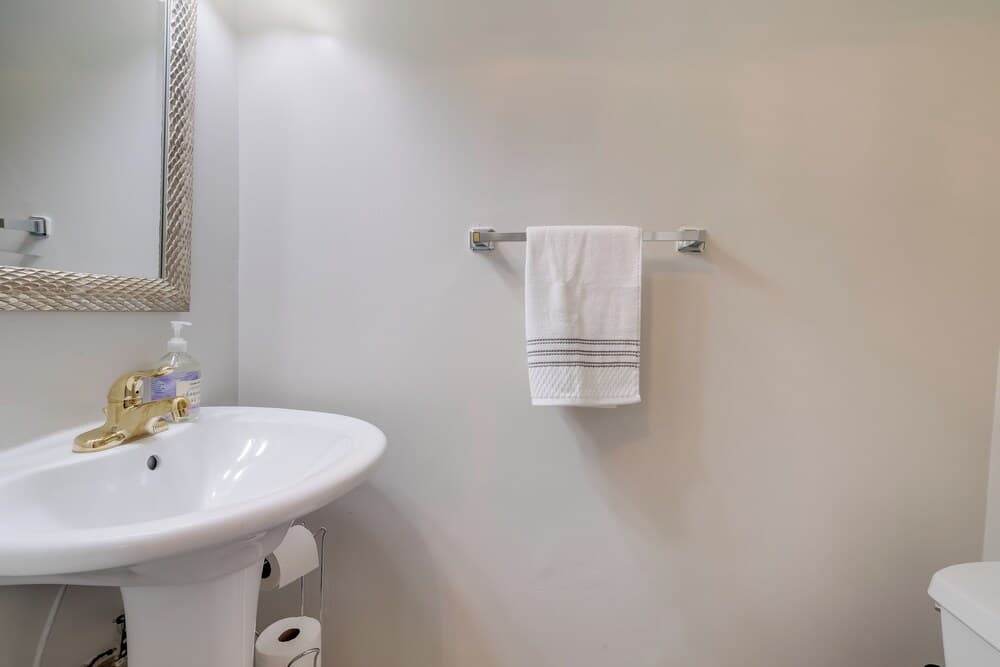 Quaint Arlington Vacation Rental w/ Patio!